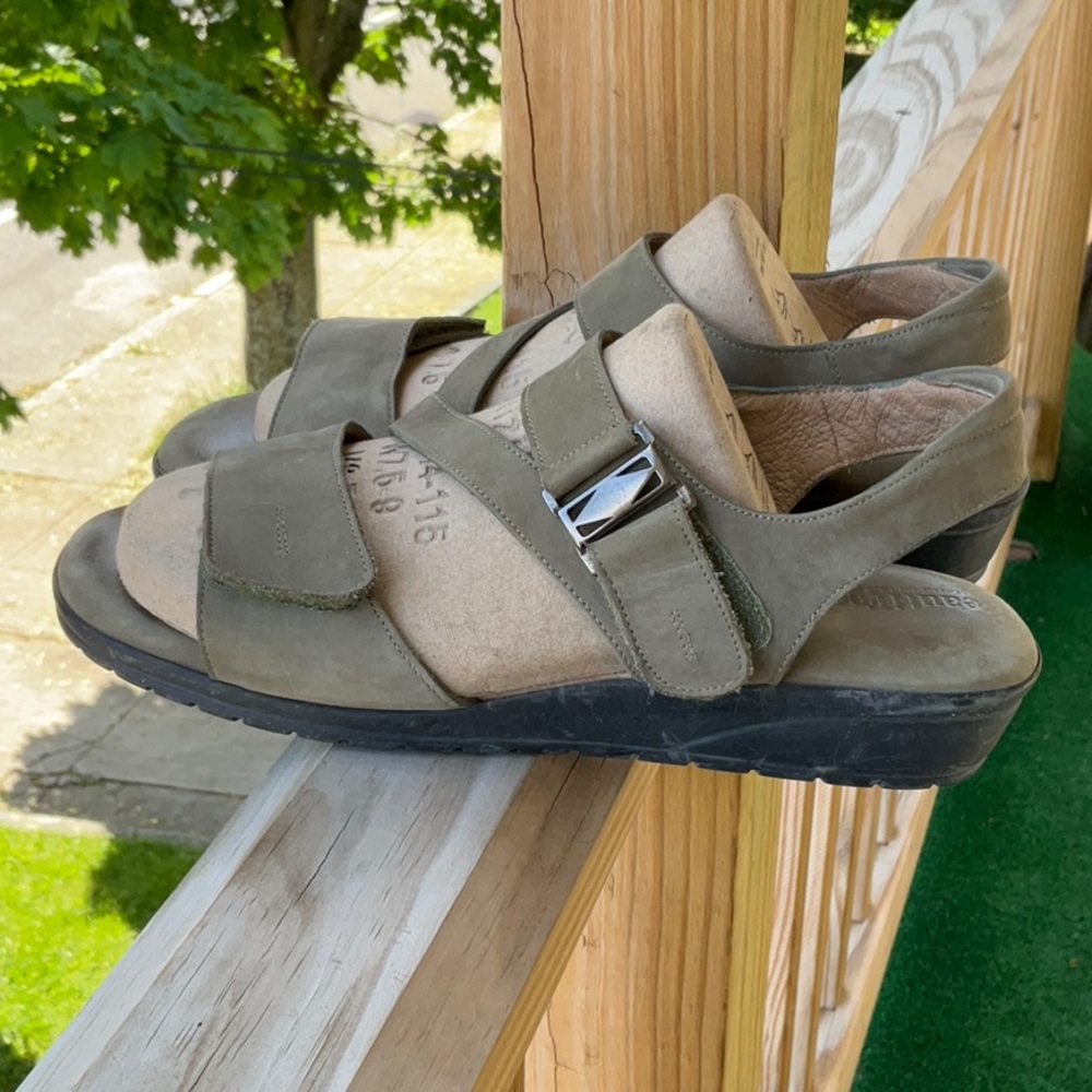 Beautifeel  Sandals Sz 39 8.5